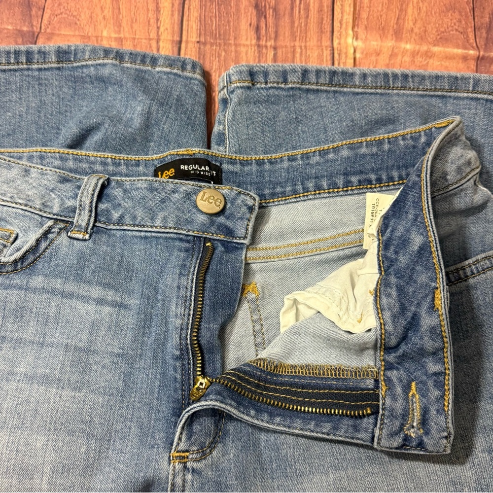 Lee Women's Medium Blue Denim Jean Shorts - Picture 8 of 15